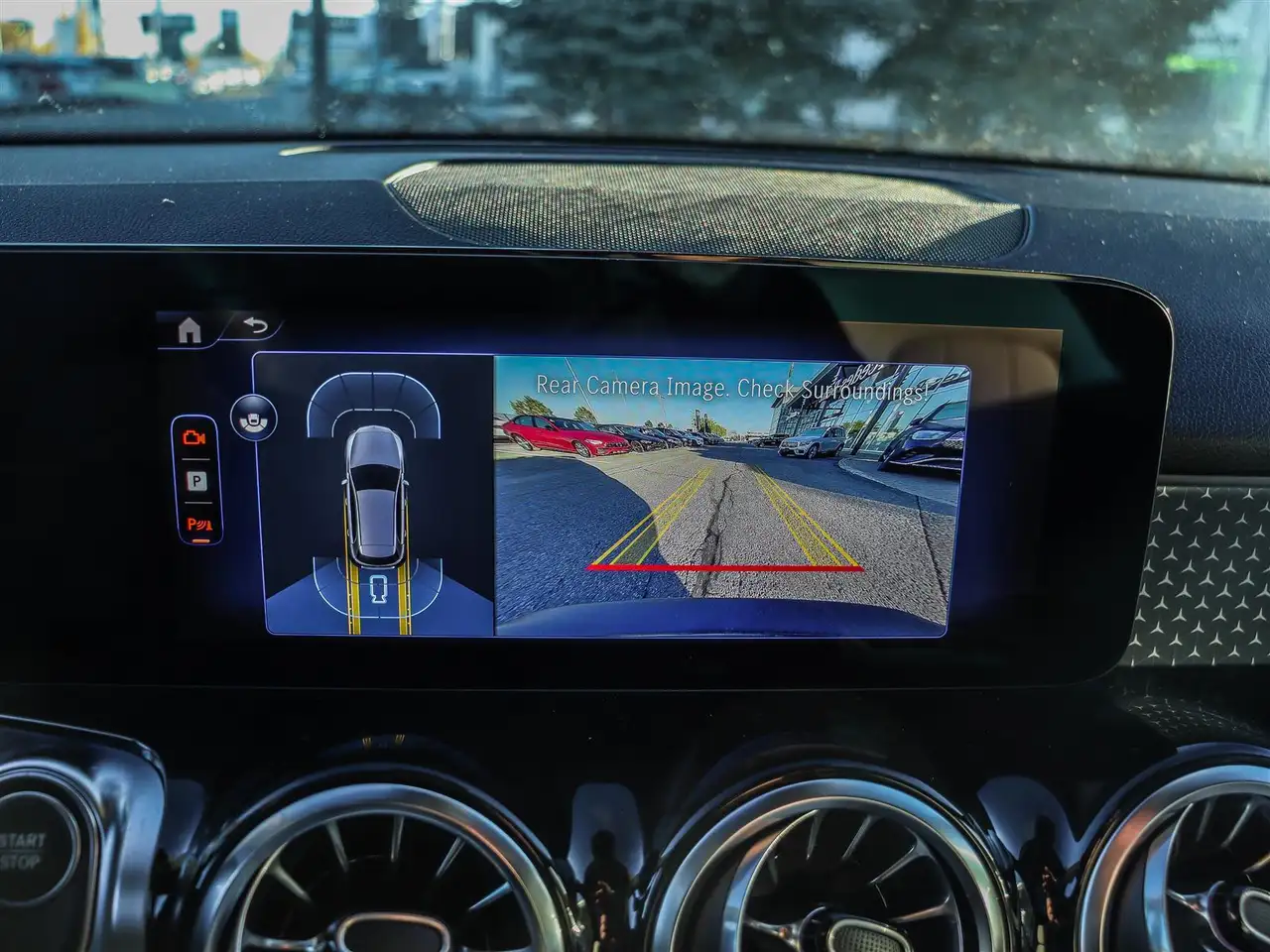 Mercedes-Benz EQB снимка Mercedes-Benz EQB