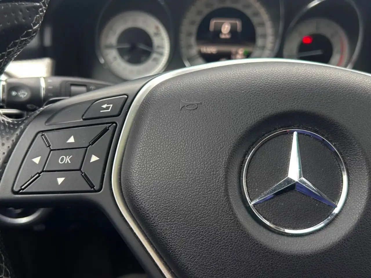 Mercedes-Benz GLK-Class снимка Mercedes-Benz GLK-Class
