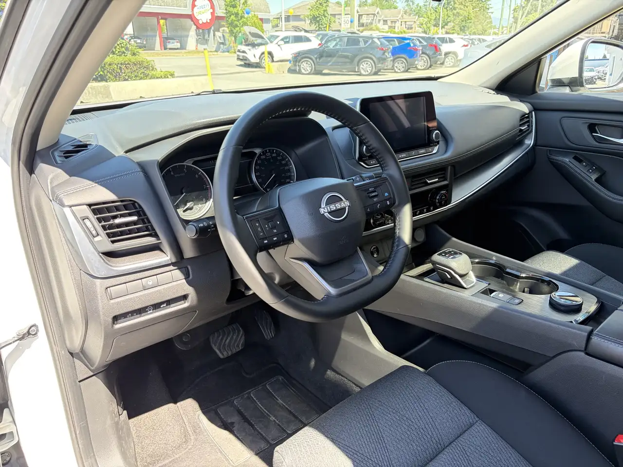 Nissan Rogue снимка Nissan Rogue