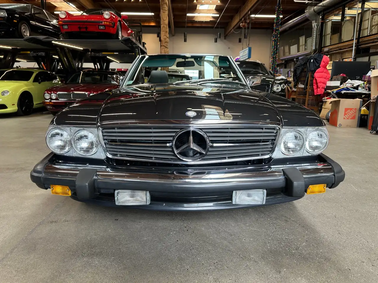 Mercedes-Benz 560 снимка Mercedes-Benz 560