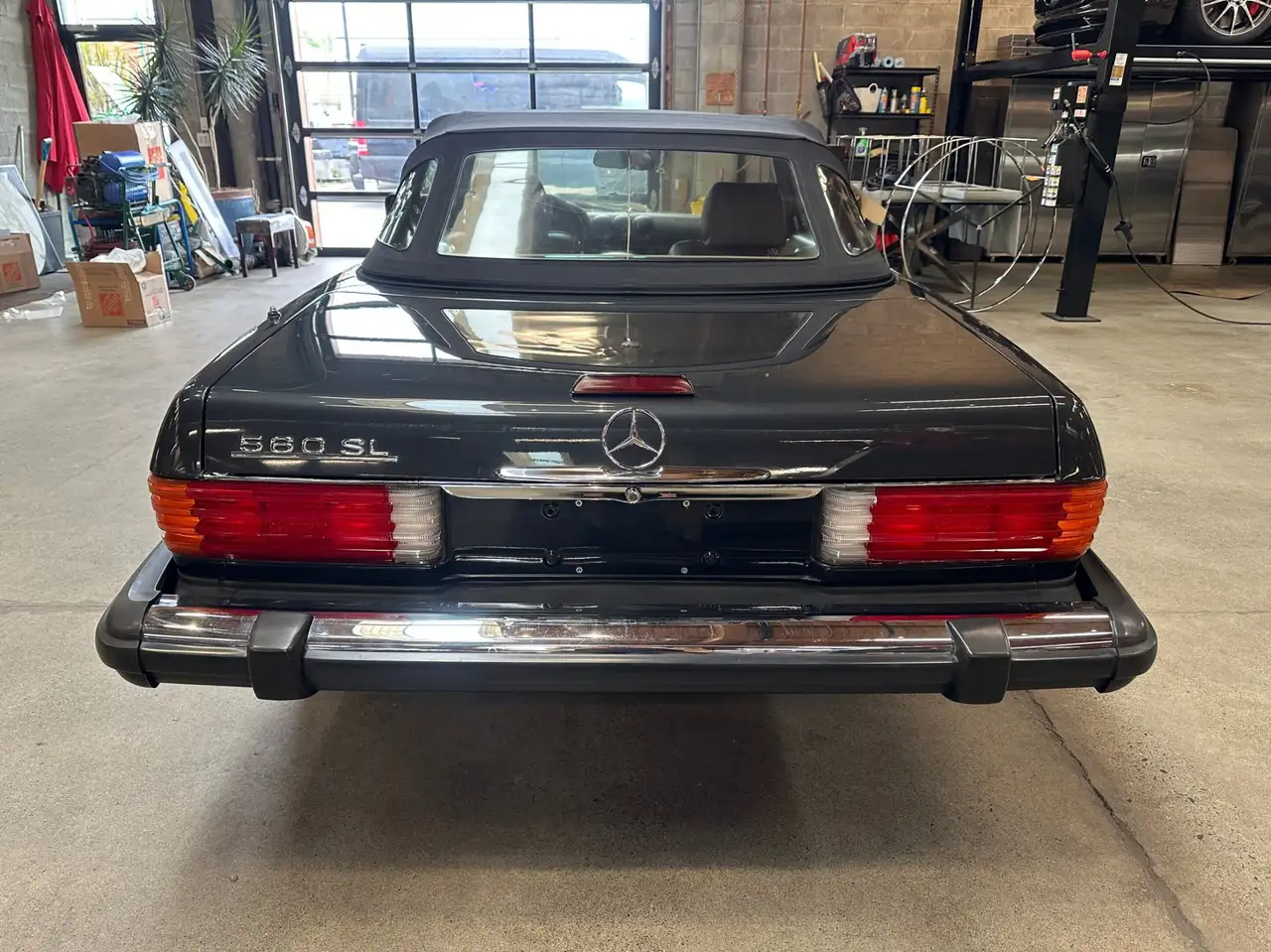 Mercedes-Benz 560 снимка Mercedes-Benz 560