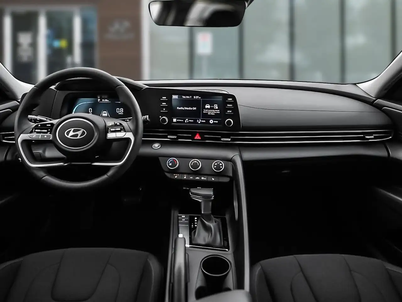 Hyundai ELANTRA снимка Hyundai ELANTRA
