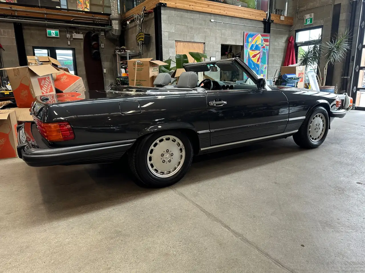 Mercedes-Benz 560 снимка Mercedes-Benz 560