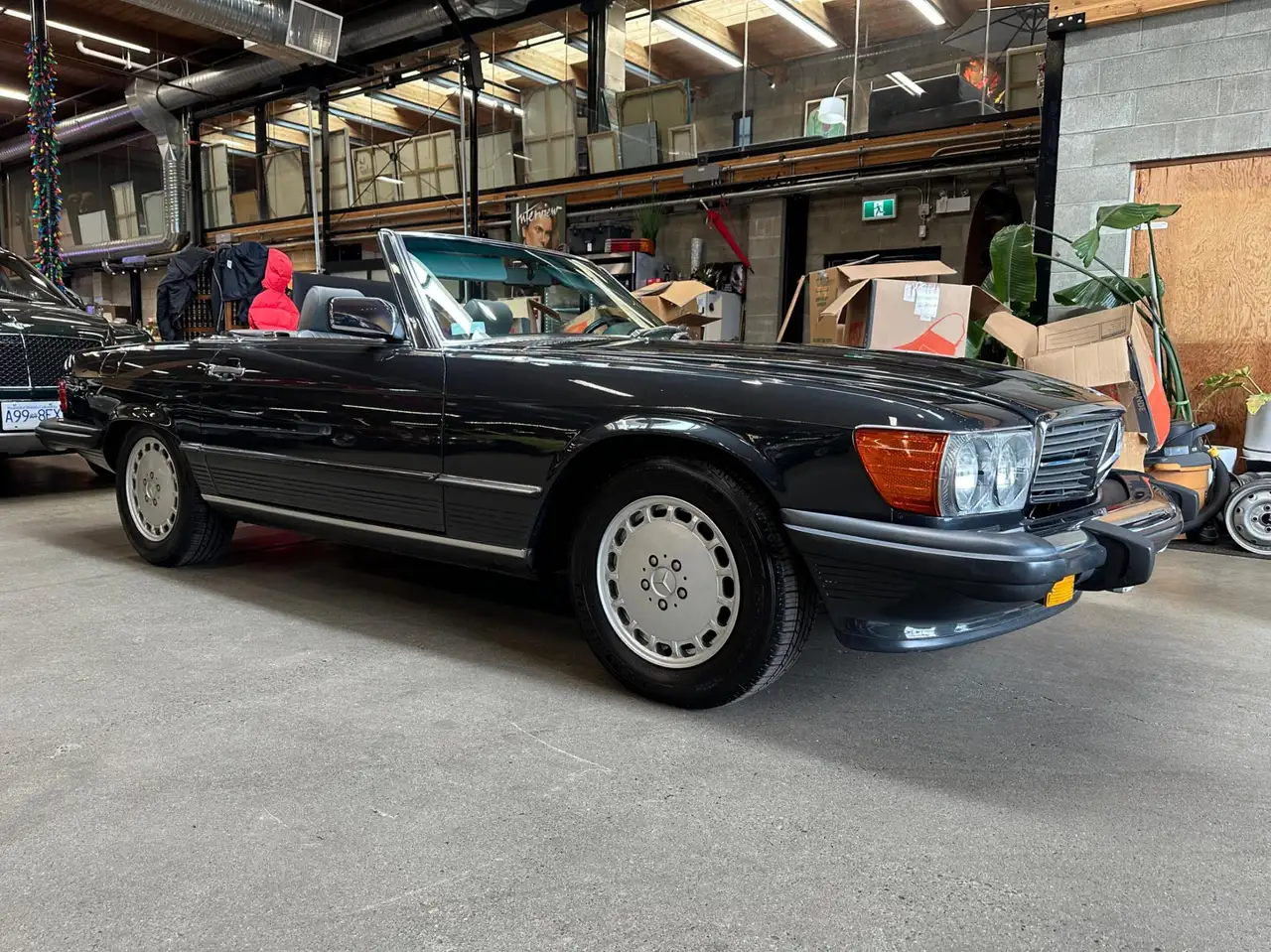 Mercedes-Benz 560 снимка Mercedes-Benz 560