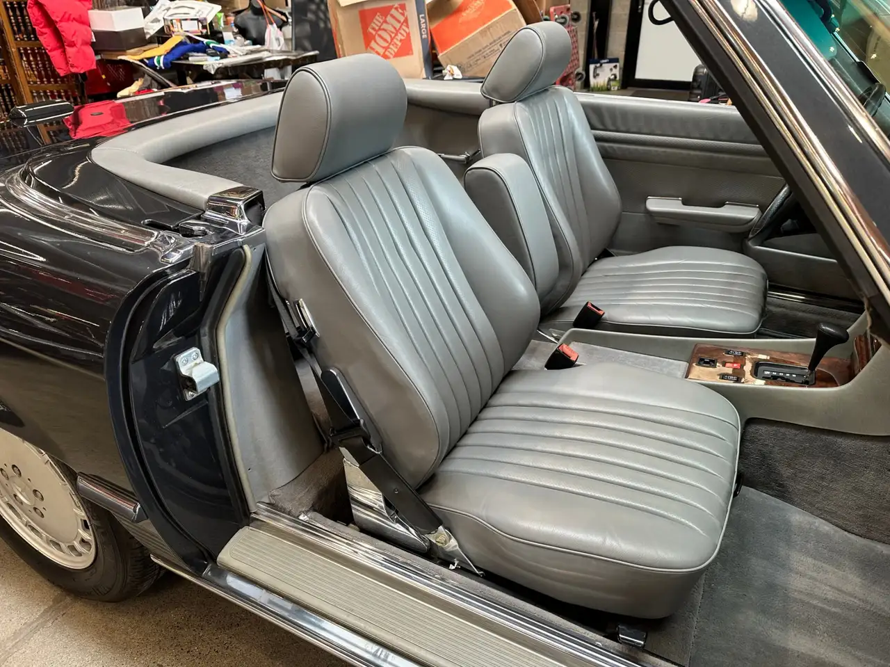 Mercedes-Benz 560 снимка Mercedes-Benz 560