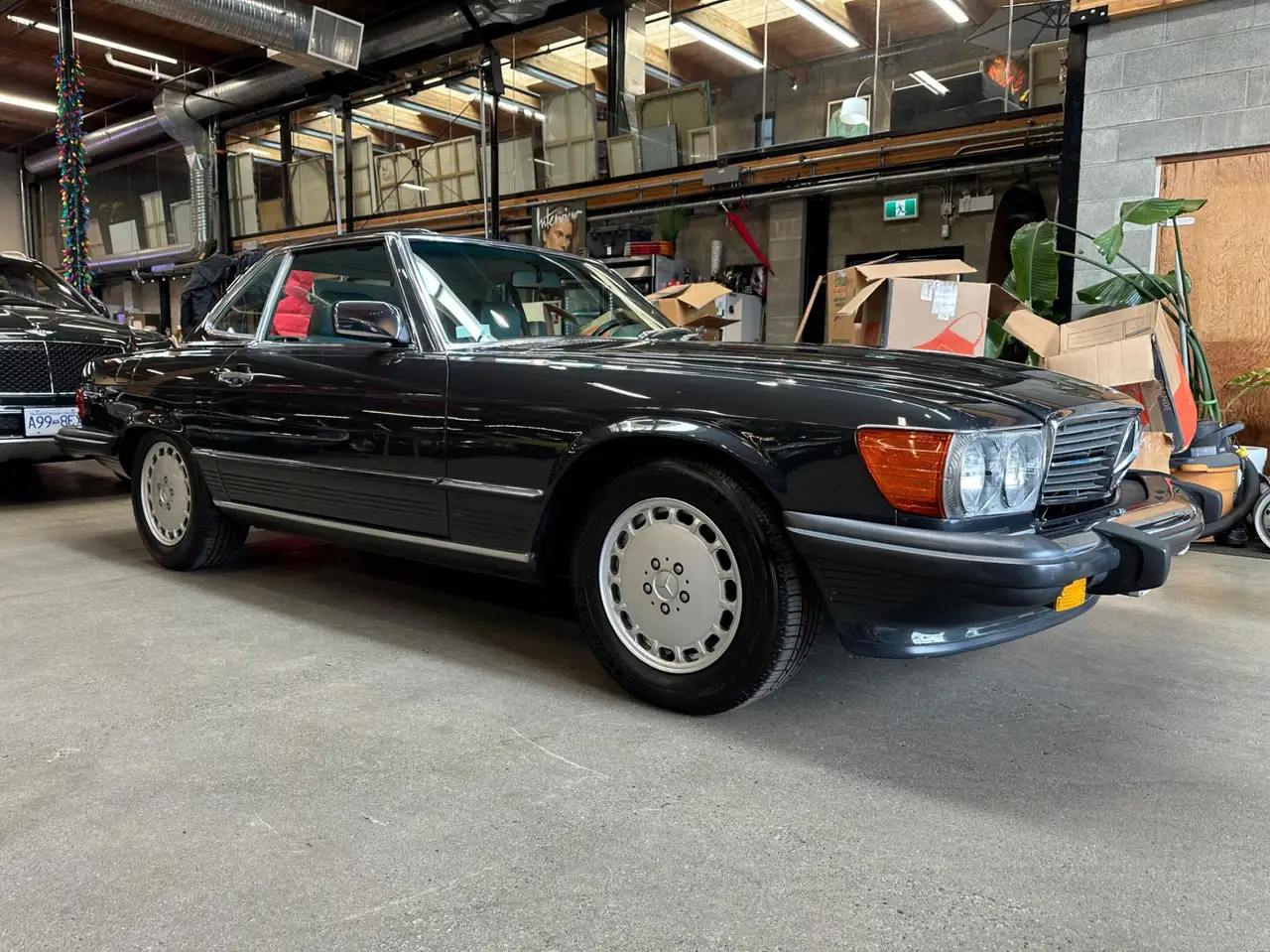 Mercedes-Benz 560 снимка Mercedes-Benz 560