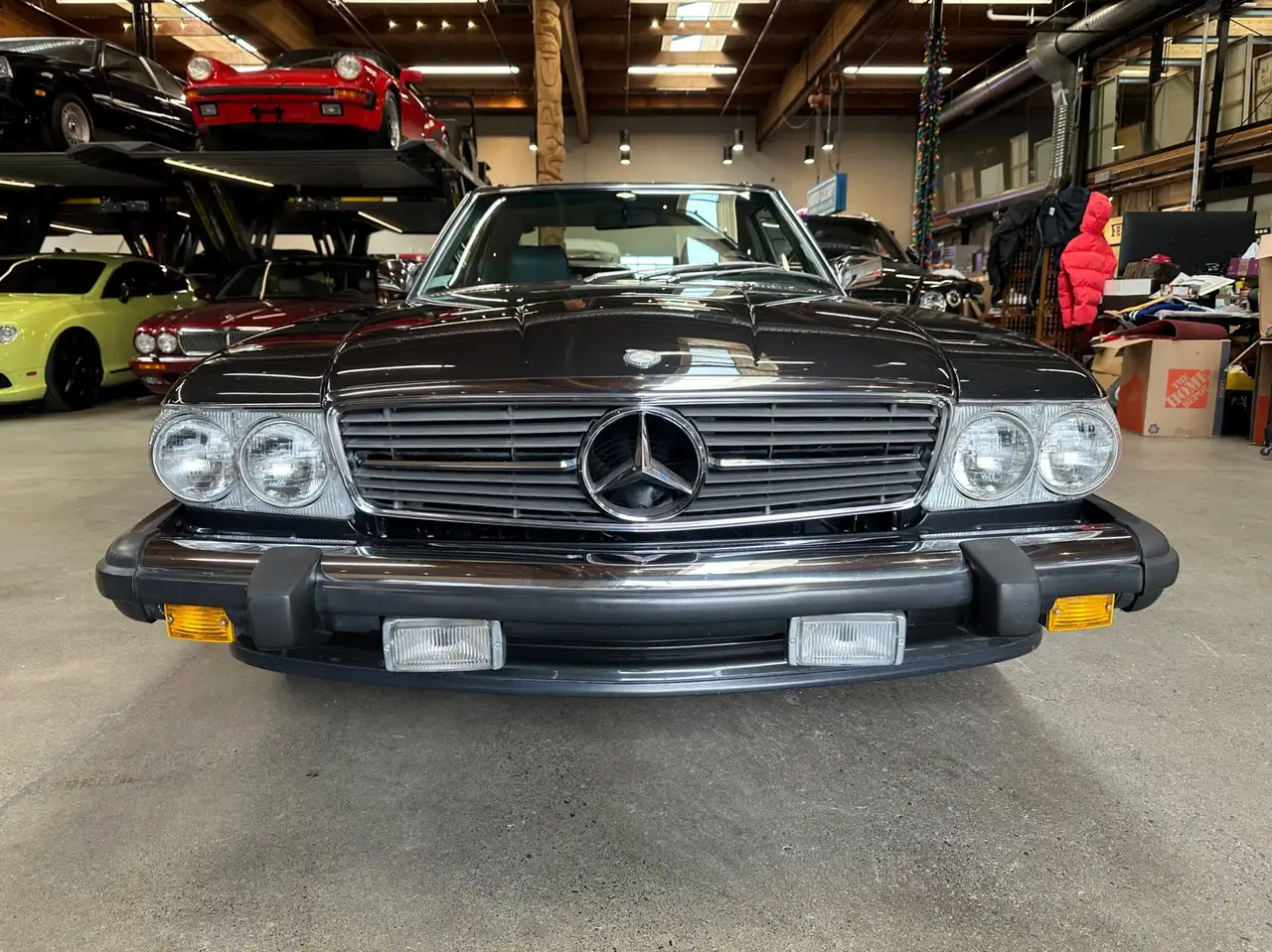 Mercedes-Benz 560 снимка Mercedes-Benz 560