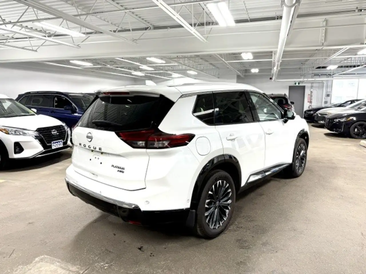 Nissan Rogue снимка Nissan Rogue