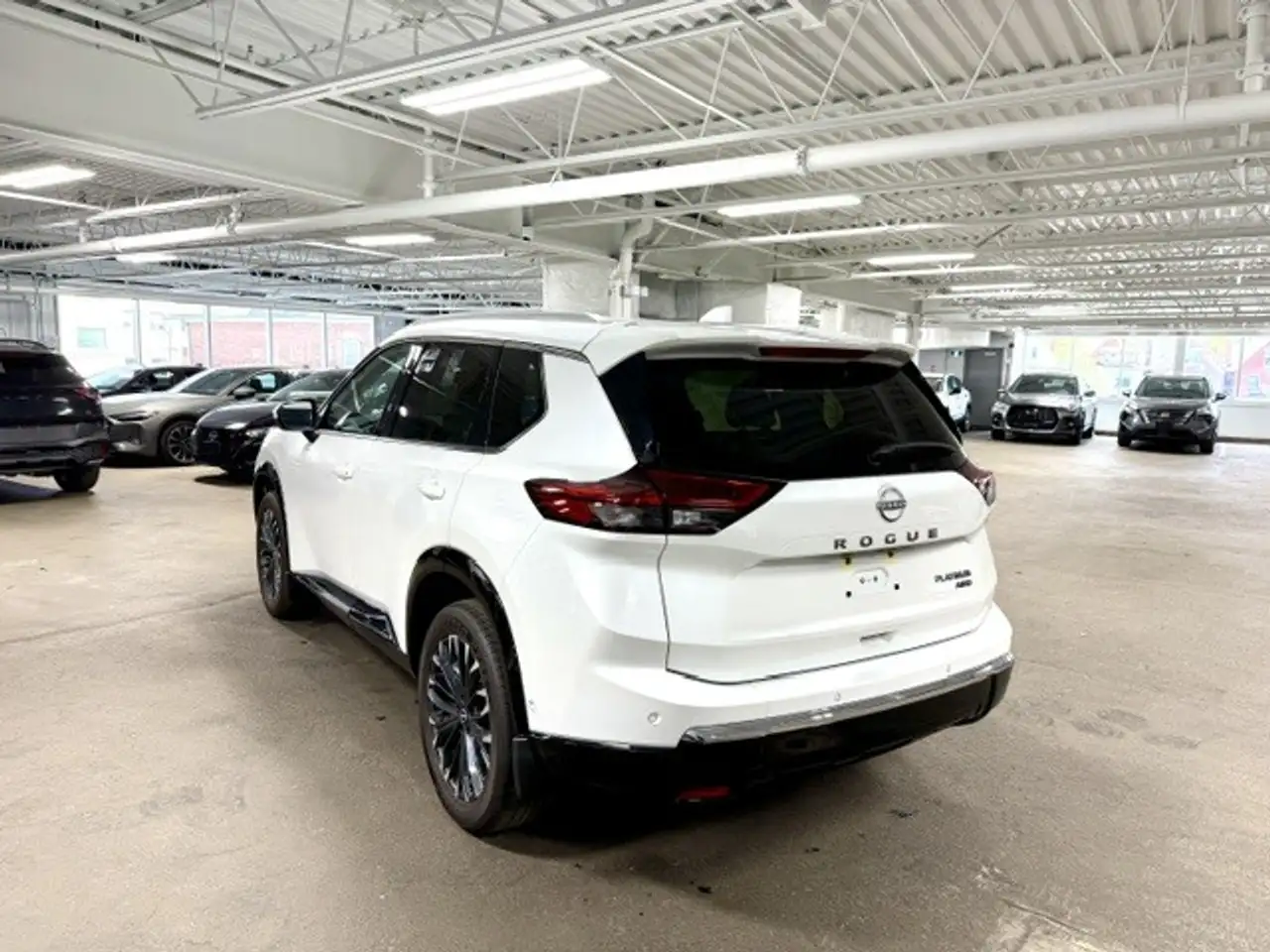 Nissan Rogue снимка Nissan Rogue
