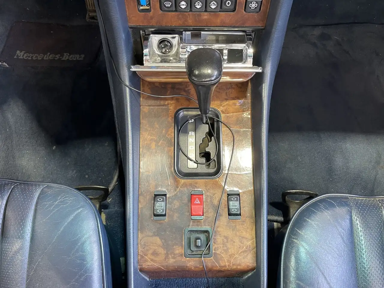 Mercedes-Benz 560 снимка Mercedes-Benz 560