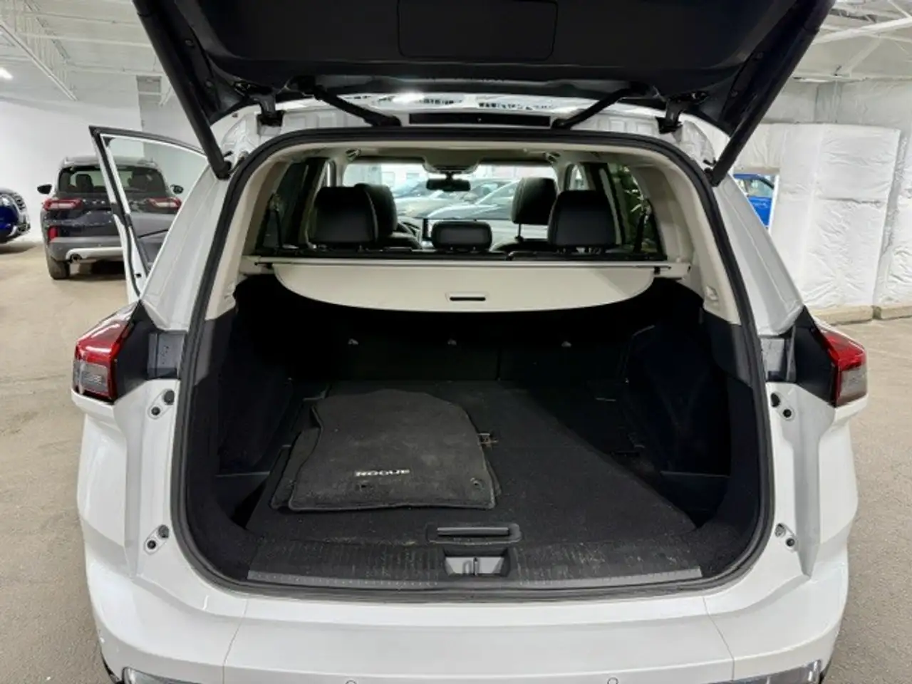 Nissan Rogue снимка Nissan Rogue