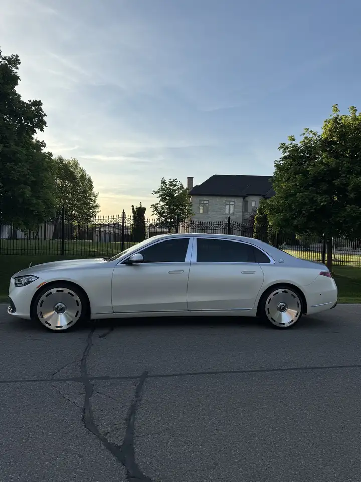 Mercedes-Benz S-Class photo Mercedes-Benz S-Class