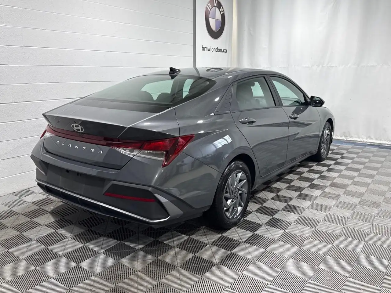Hyundai ELANTRA снимка Hyundai ELANTRA