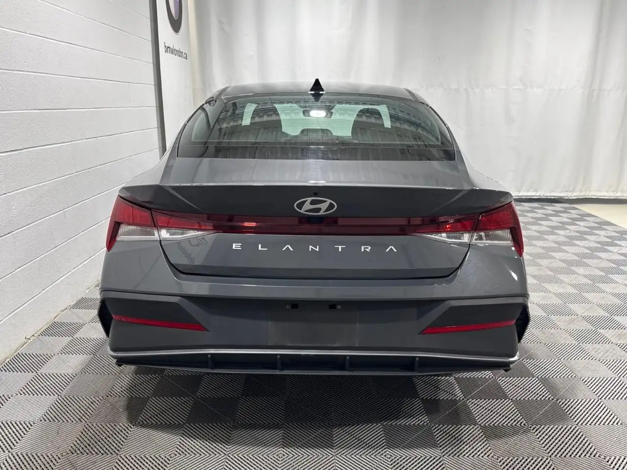 Hyundai ELANTRA снимка Hyundai ELANTRA