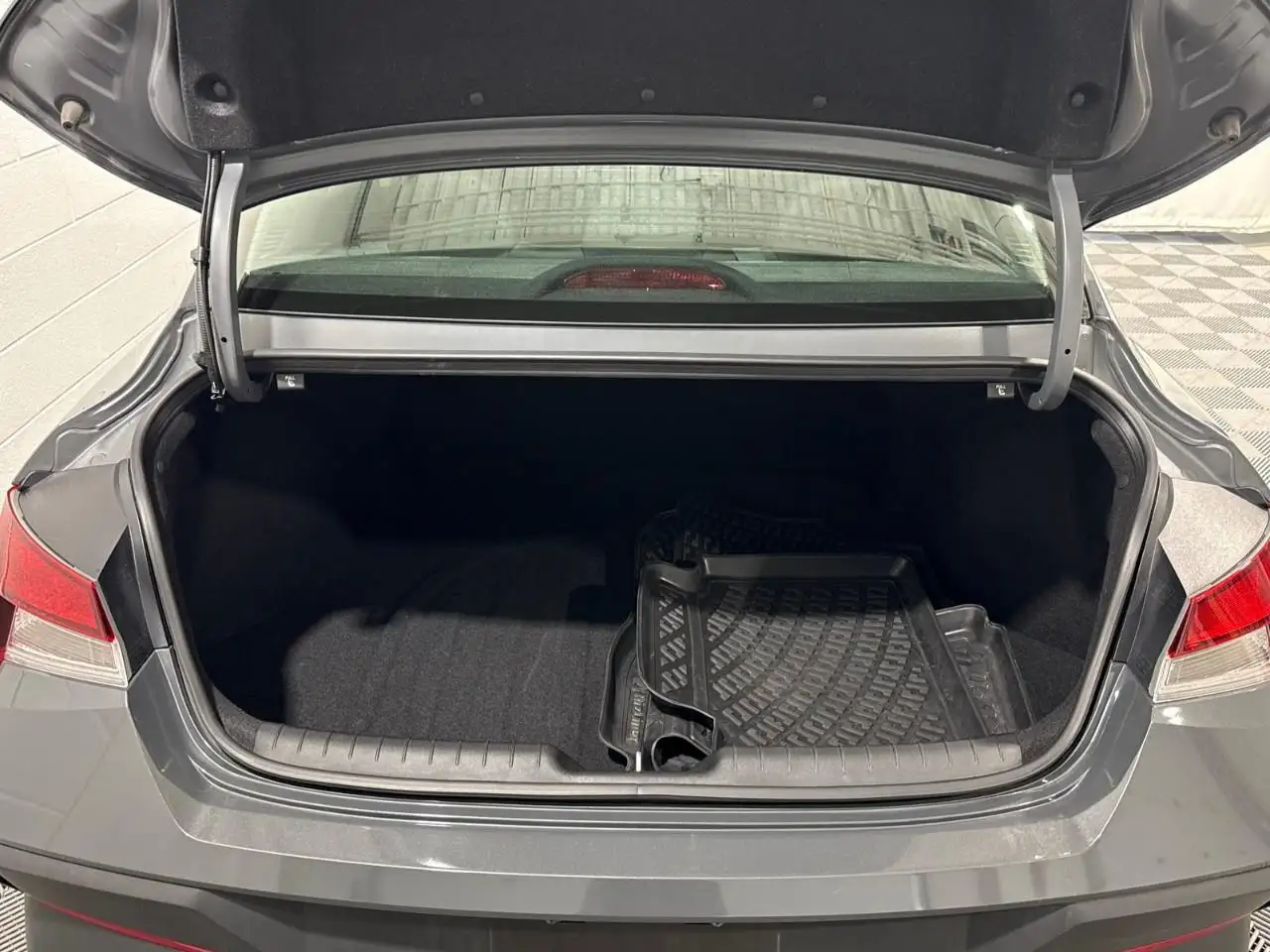 Hyundai ELANTRA снимка Hyundai ELANTRA