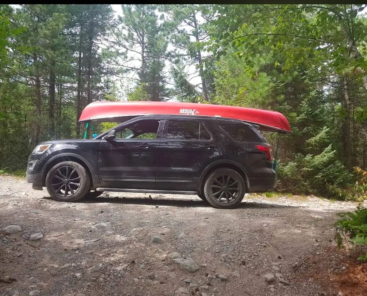 Ford Explorer photo Ford Explorer