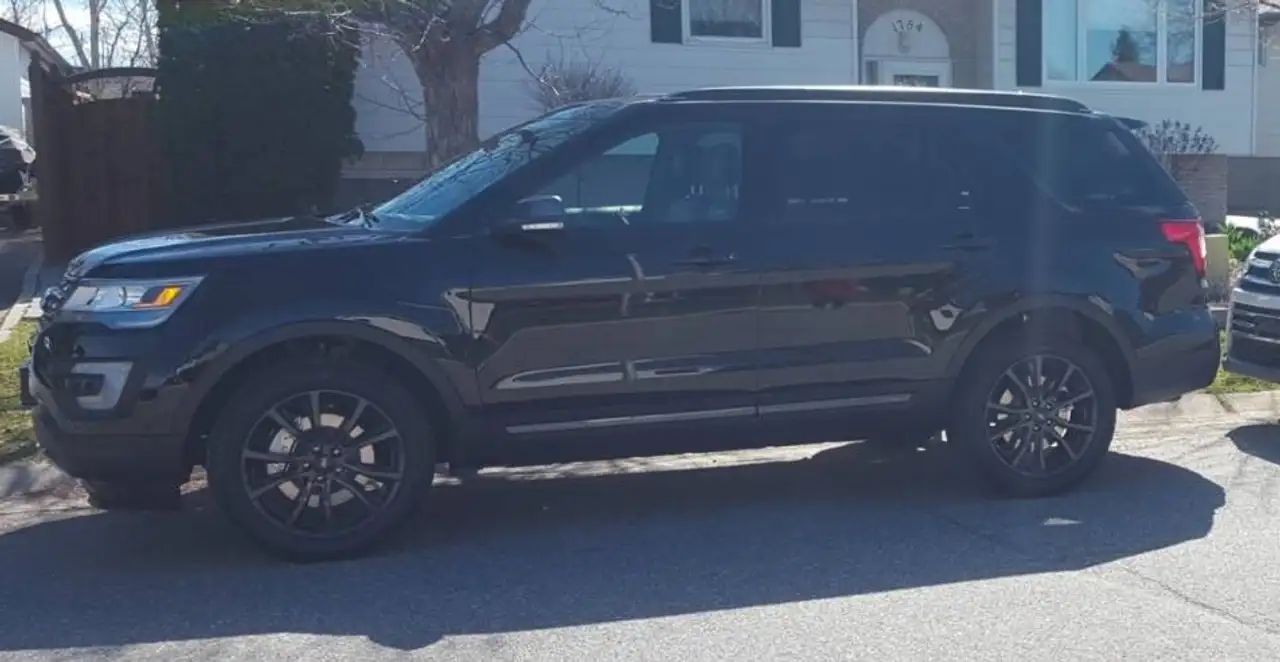 Ford Explorer photo Ford Explorer