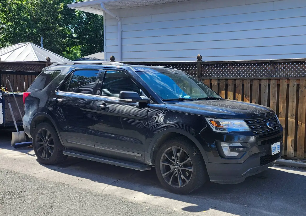Ford Explorer photo Ford Explorer