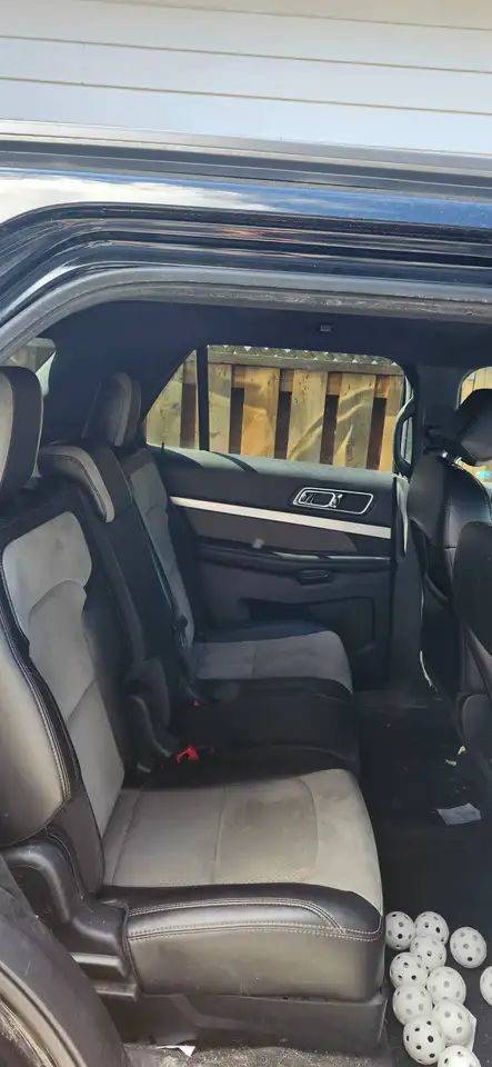 Ford Explorer photo Ford Explorer