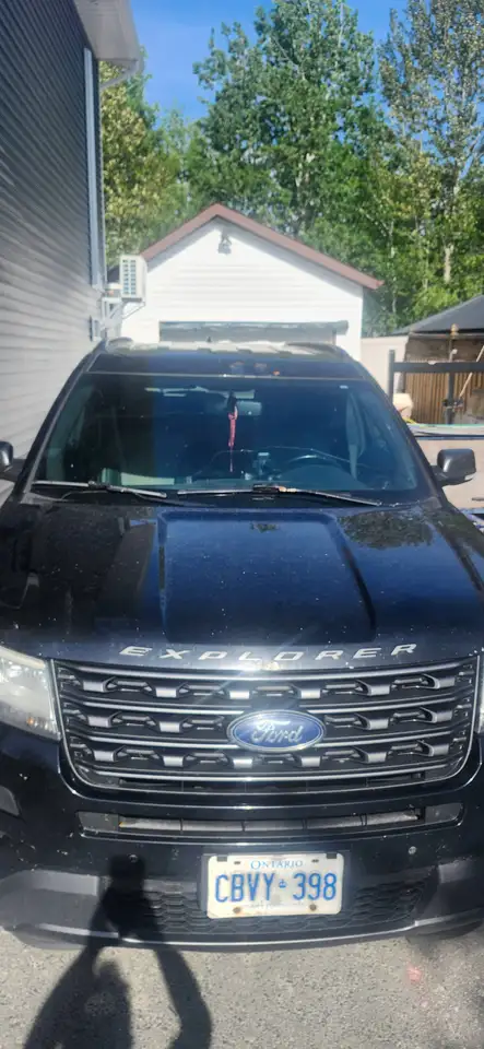Ford Explorer photo Ford Explorer