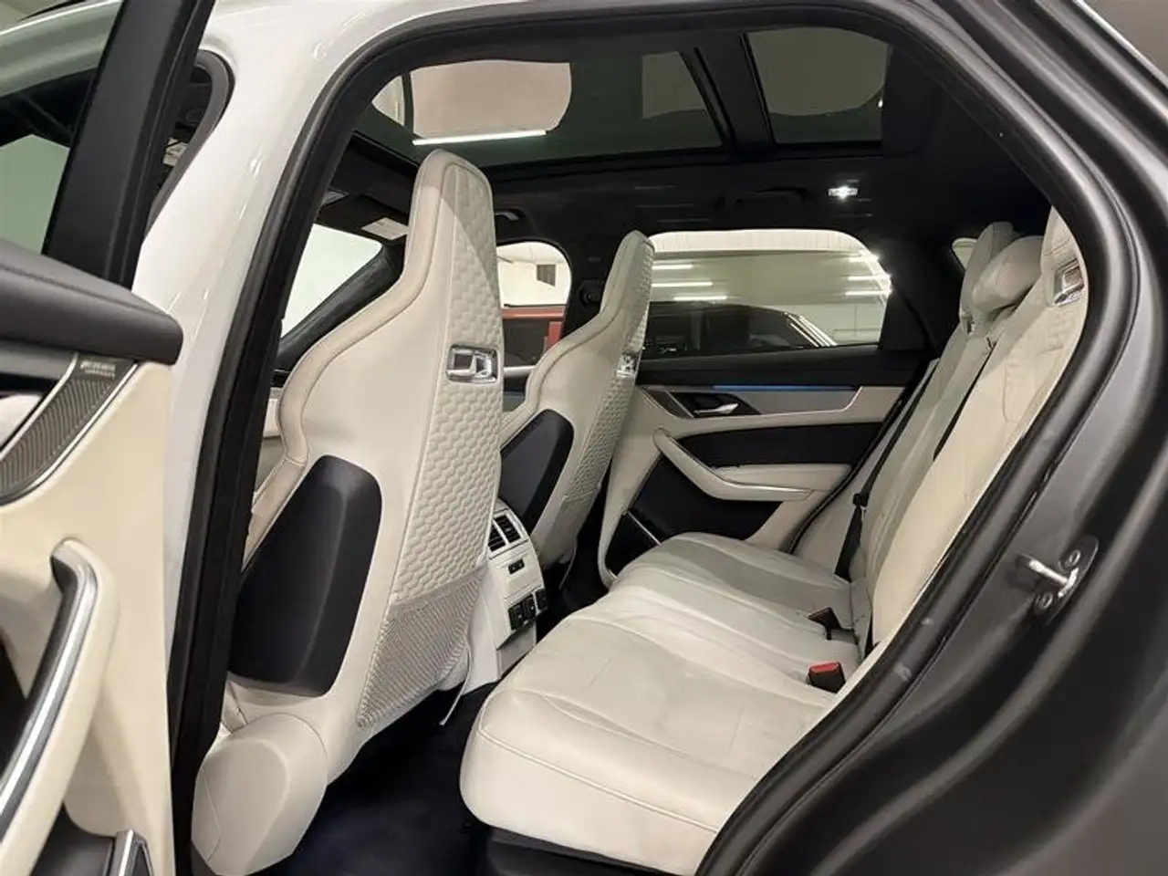 Jaguar F-Pace fotografie Jaguar F-Pace