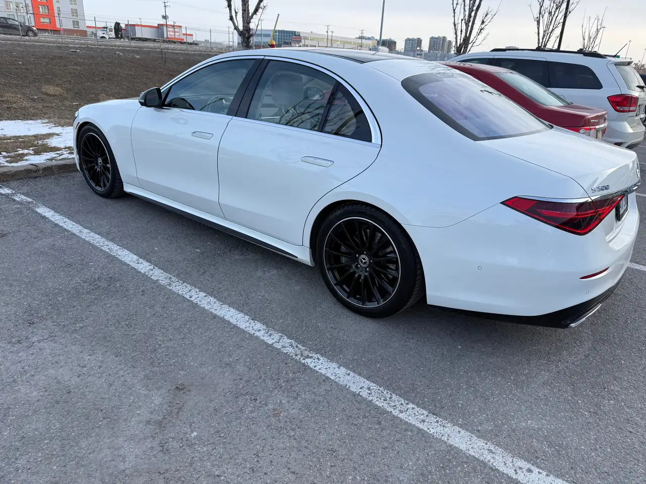 Mercedes-Benz S-Class снимка Mercedes-Benz S-Class