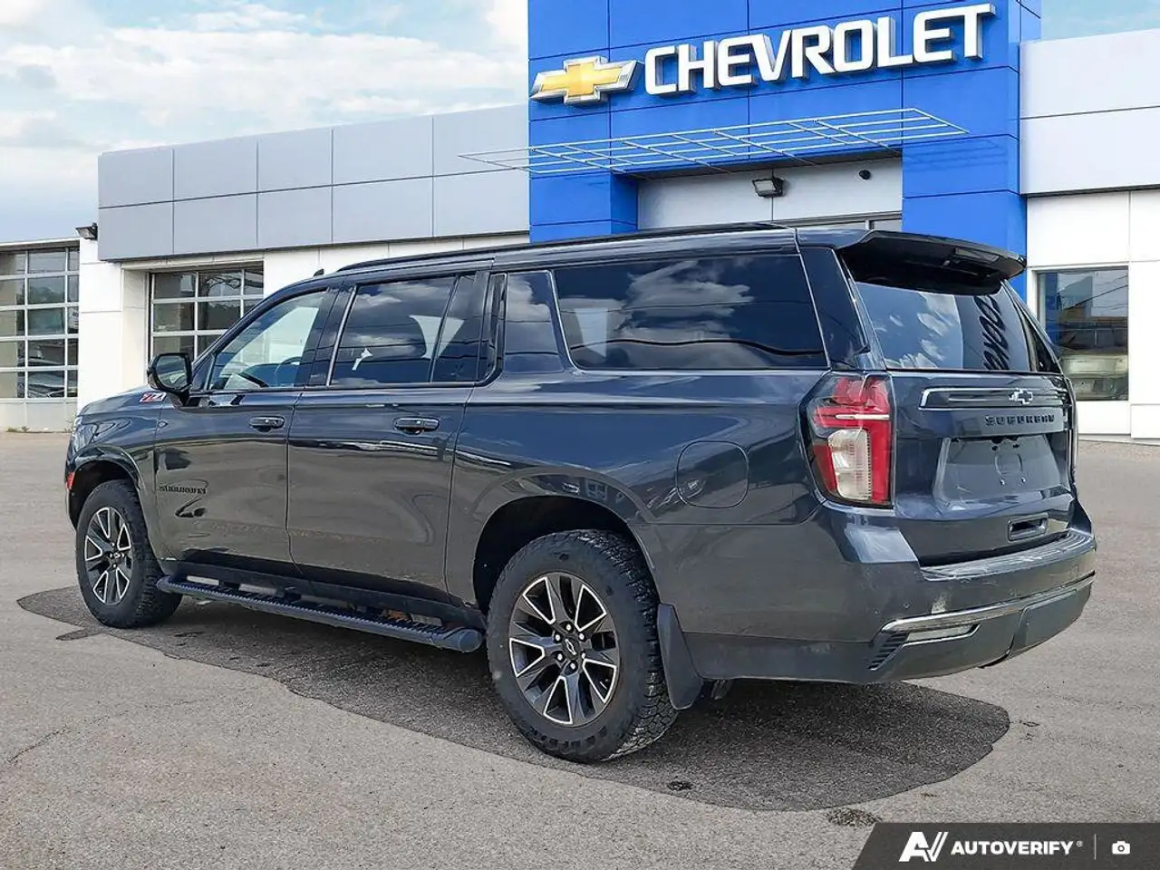 Chevrolet Suburban снимка Chevrolet Suburban