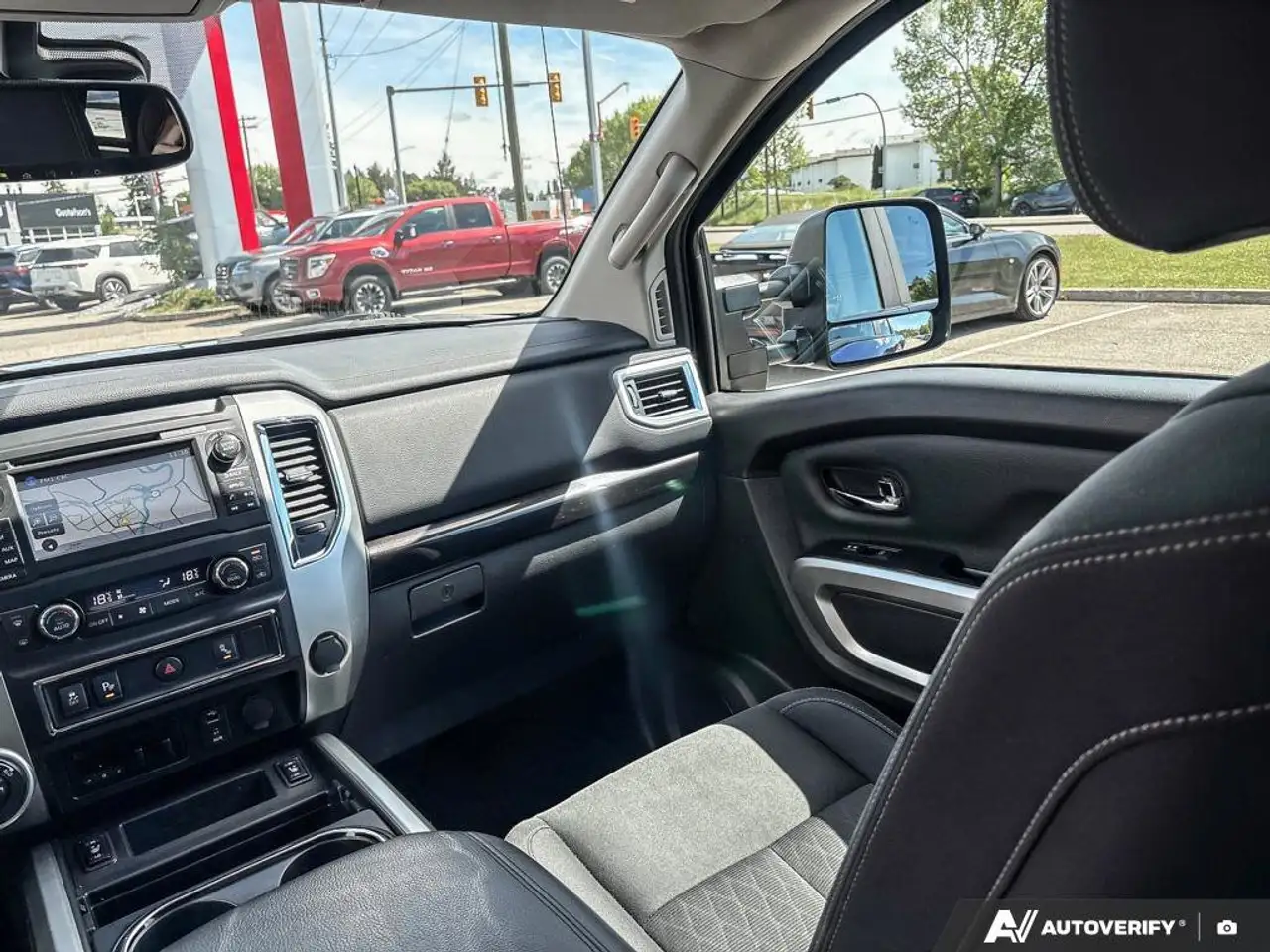 Nissan Titan XD снимка Nissan Titan XD