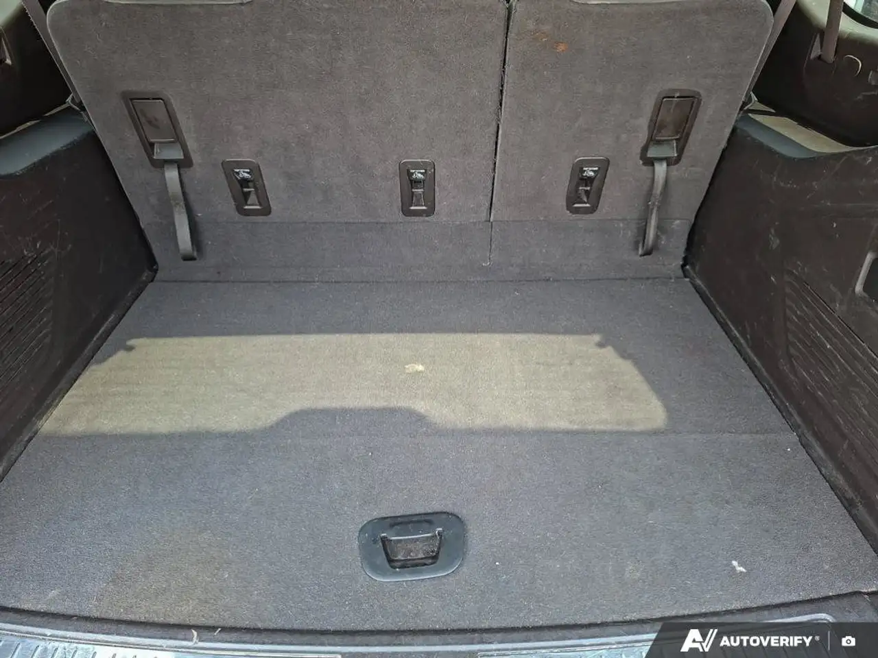 Chevrolet Suburban снимка Chevrolet Suburban