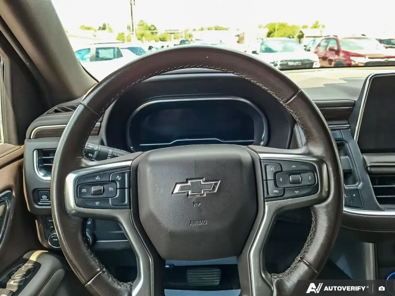 Chevrolet Suburban снимка Chevrolet Suburban