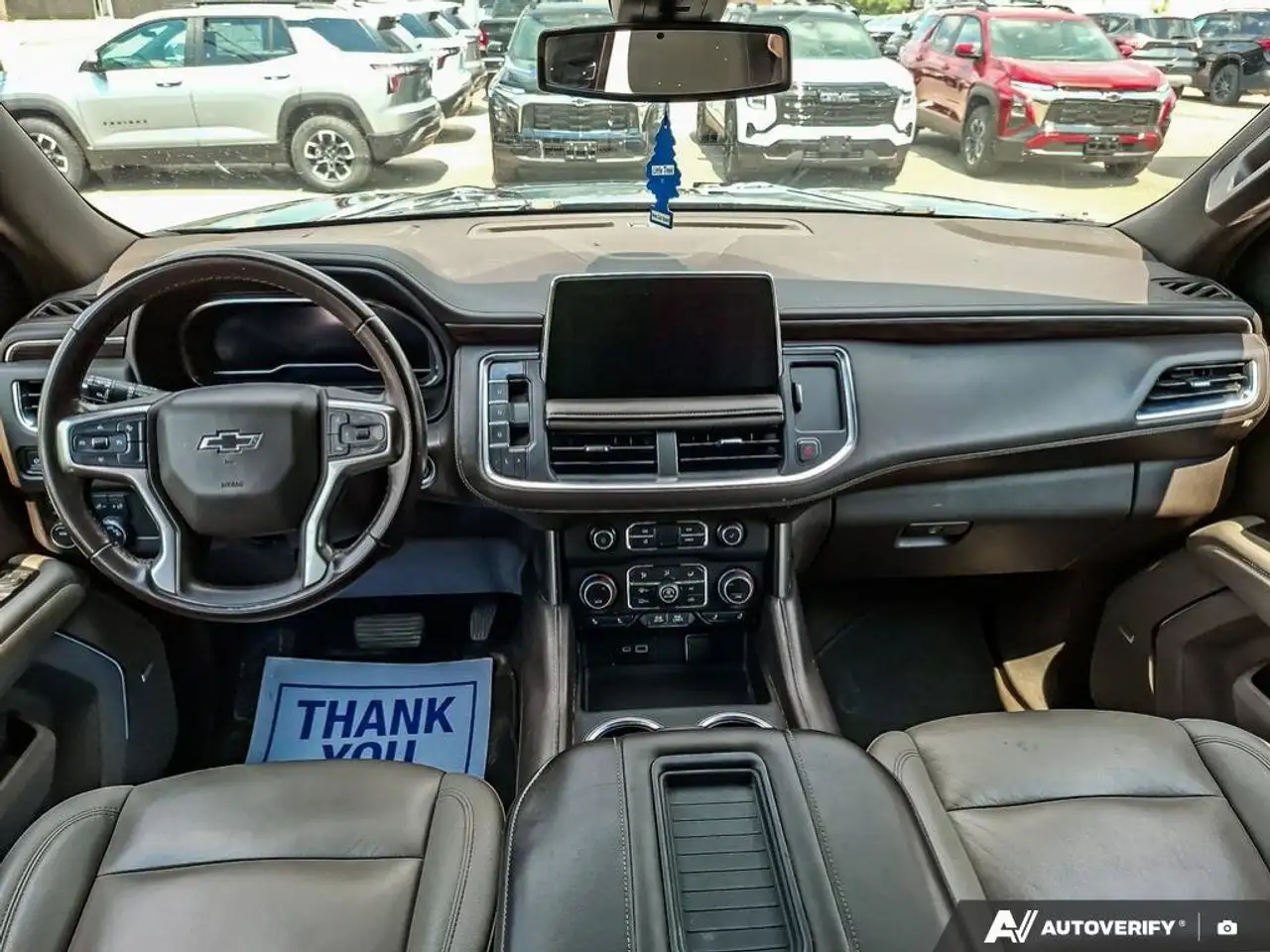 Chevrolet Suburban снимка Chevrolet Suburban
