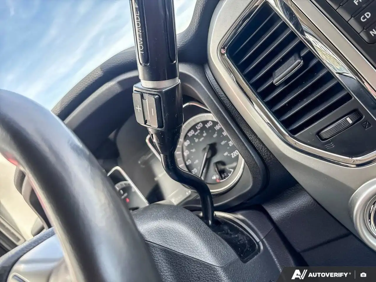 Nissan Titan XD снимка Nissan Titan XD