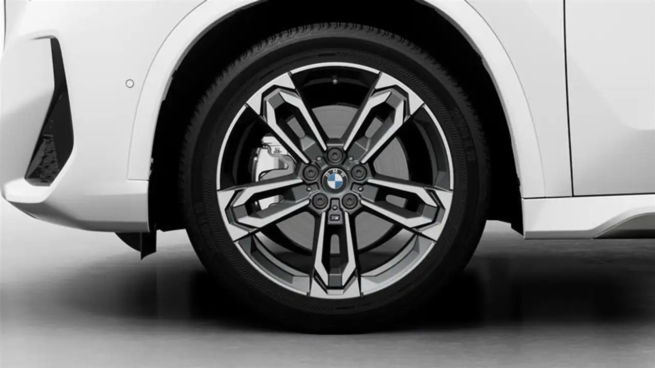 BMW X1 снимка BMW X1