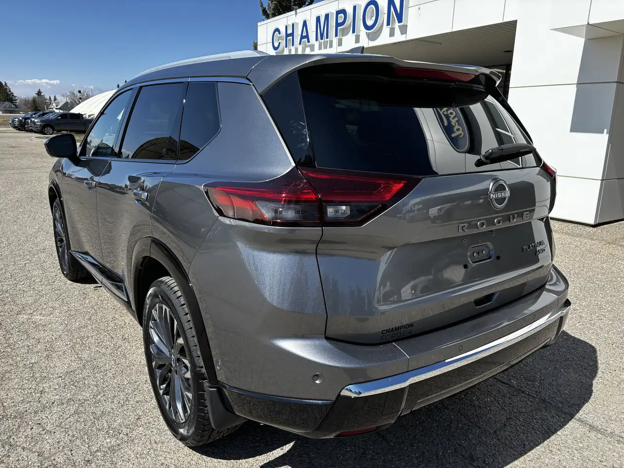 Nissan Rogue снимка Nissan Rogue