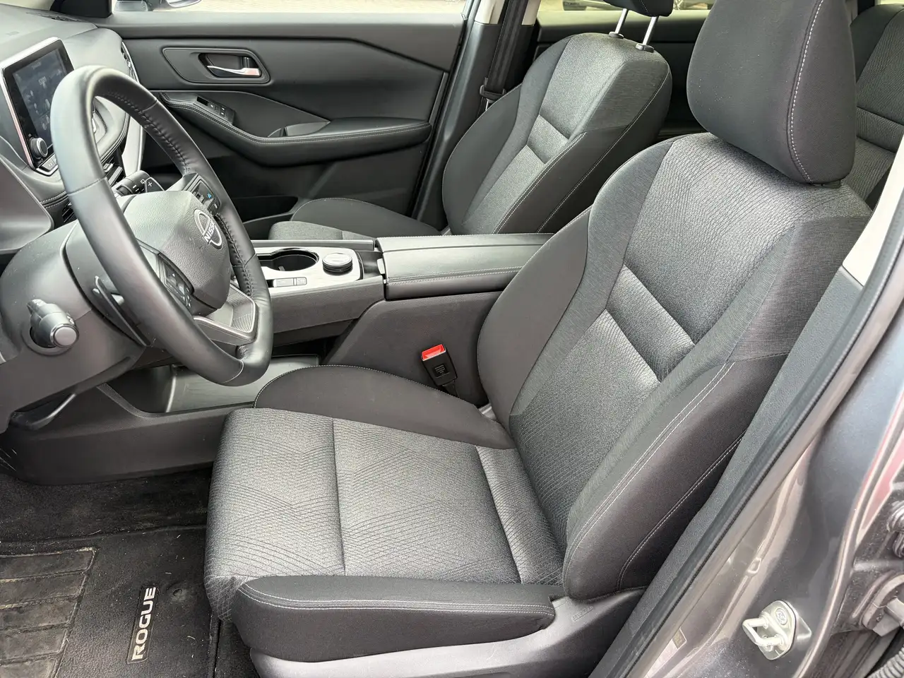 Nissan Rogue fotografie Nissan Rogue