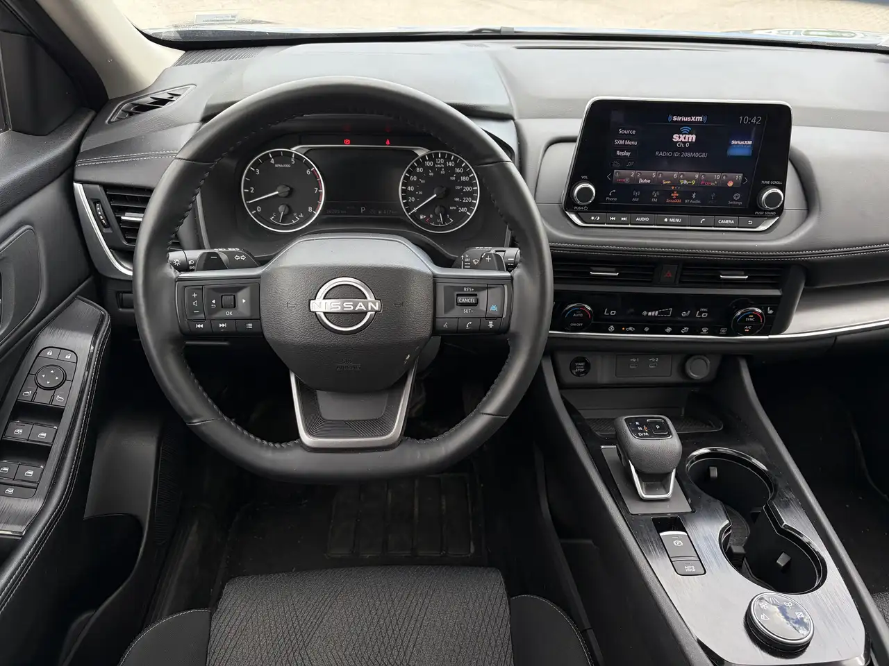Nissan Rogue fotografie Nissan Rogue