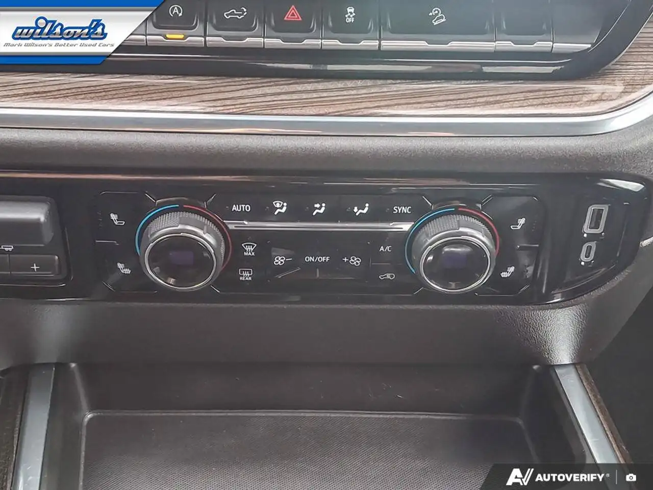 Chevrolet Silverado 1500 photo Chevrolet Silverado 1500