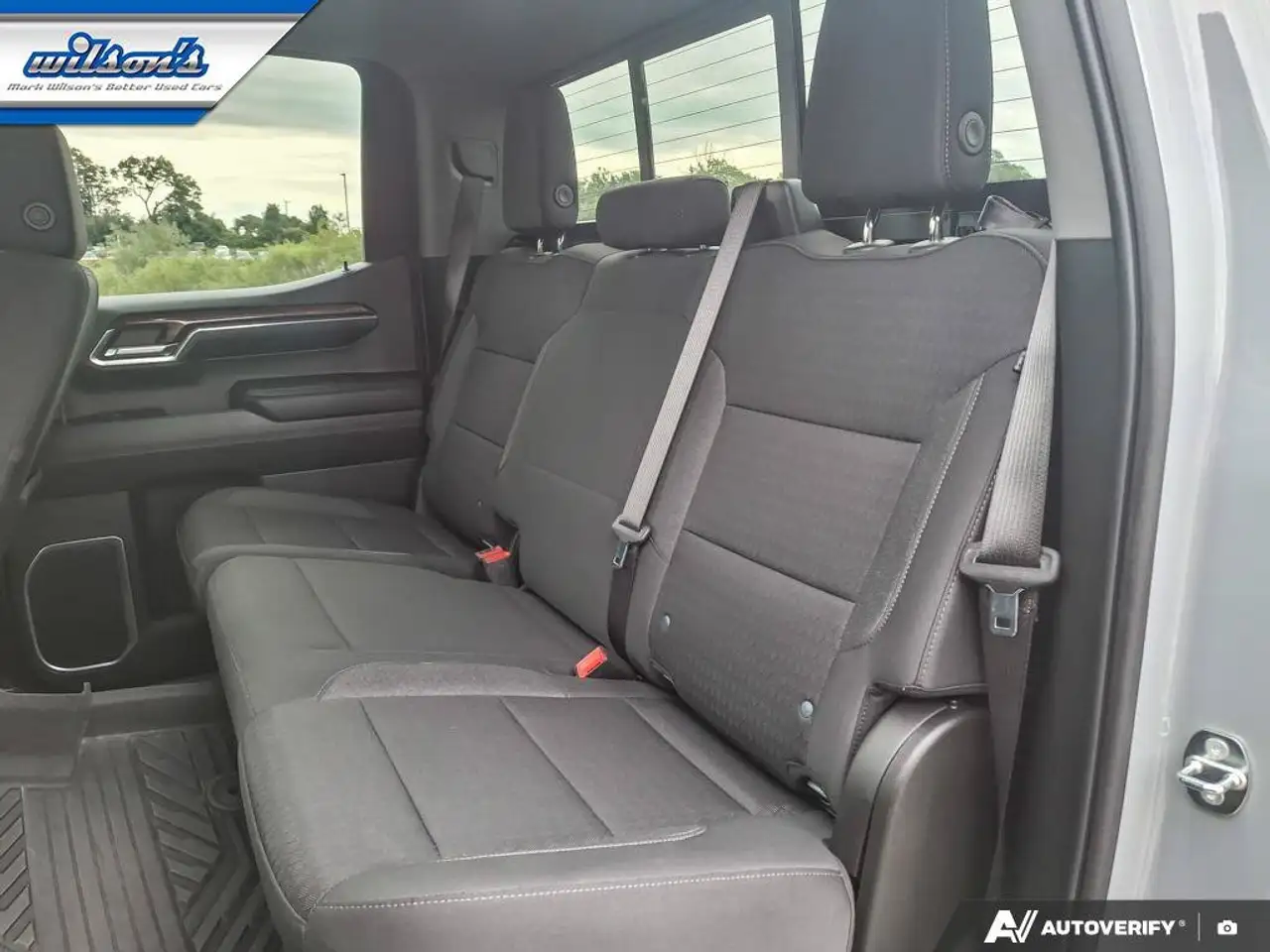 Chevrolet Silverado 1500 photo Chevrolet Silverado 1500