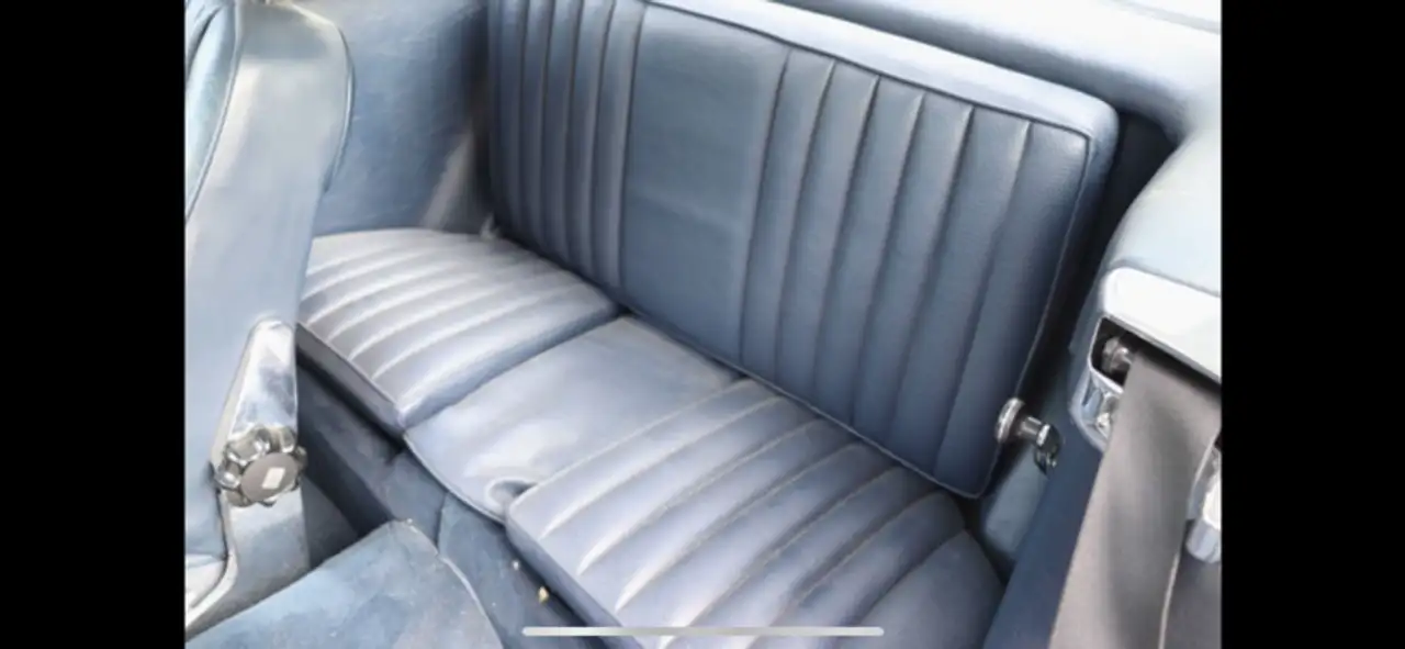Mercedes-Benz 560 снимка Mercedes-Benz 560