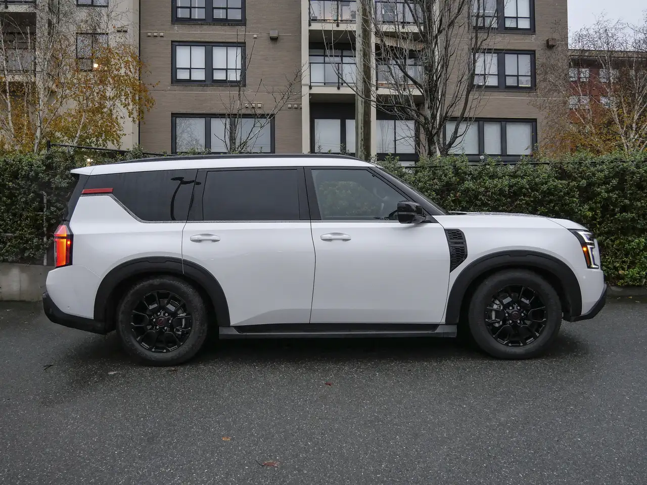 Nissan Armada снимка Nissan Armada