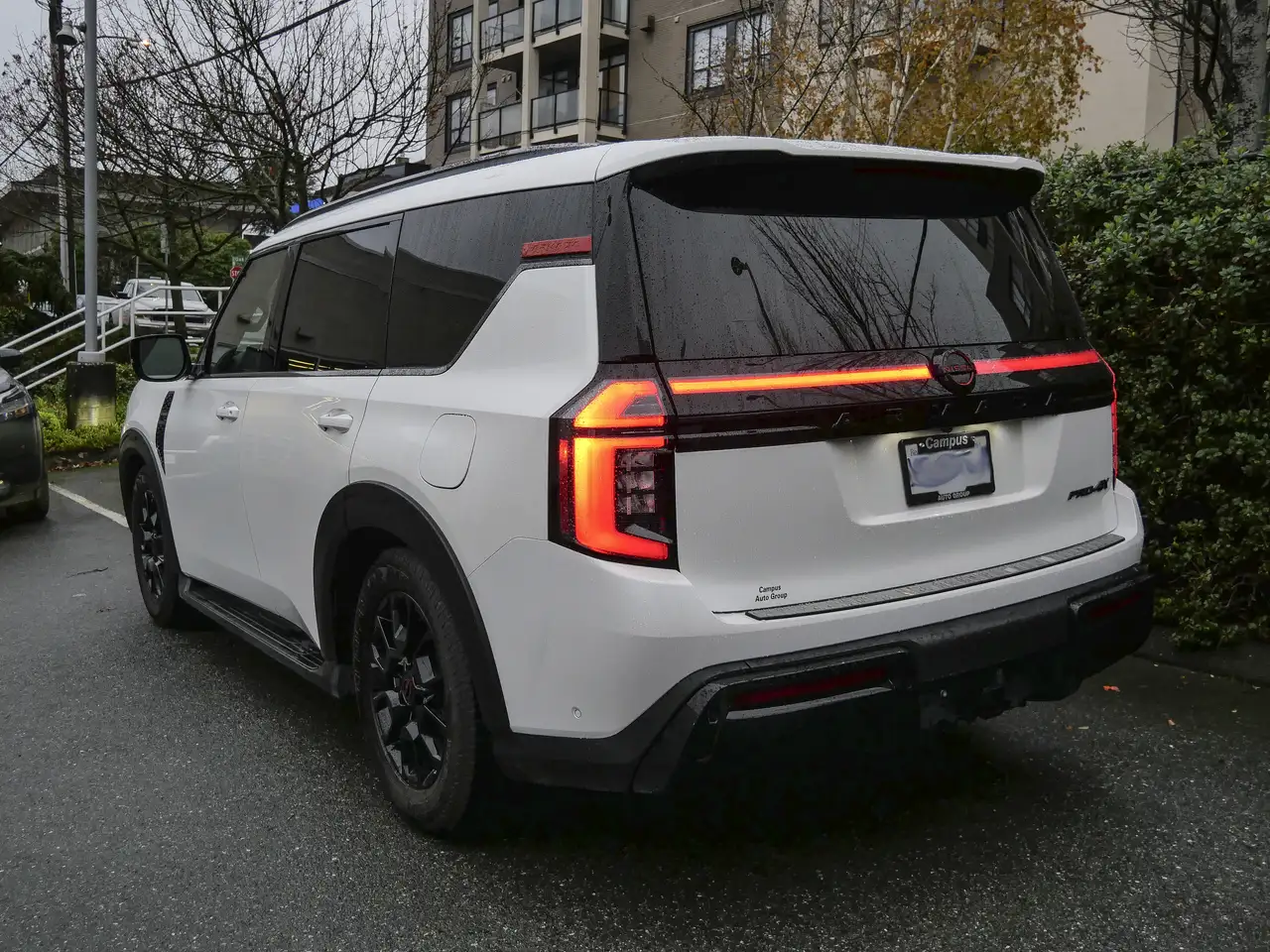 Nissan Armada снимка Nissan Armada