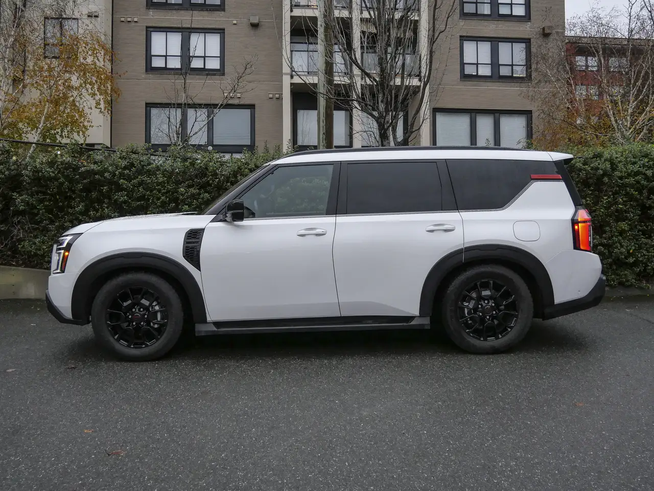 Nissan Armada снимка Nissan Armada