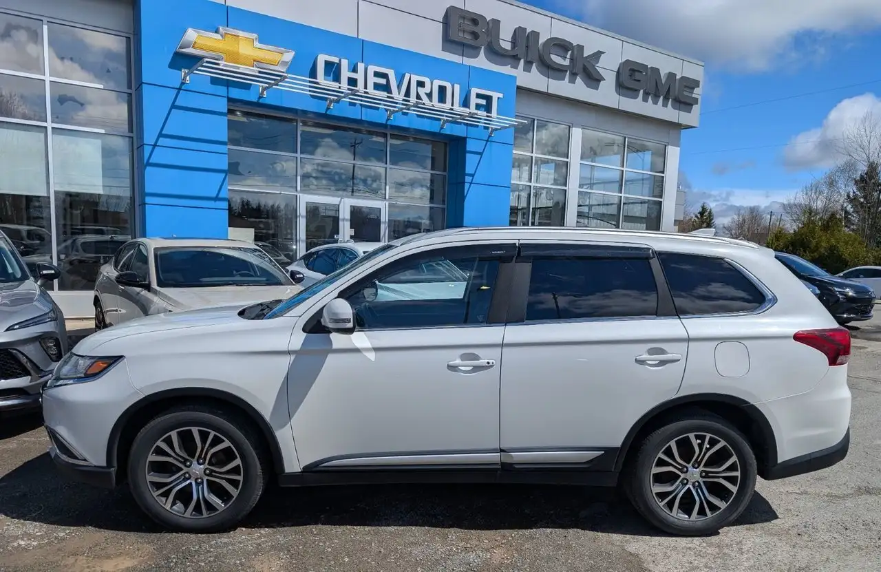 Mitsubishi Outlander снимка Mitsubishi Outlander