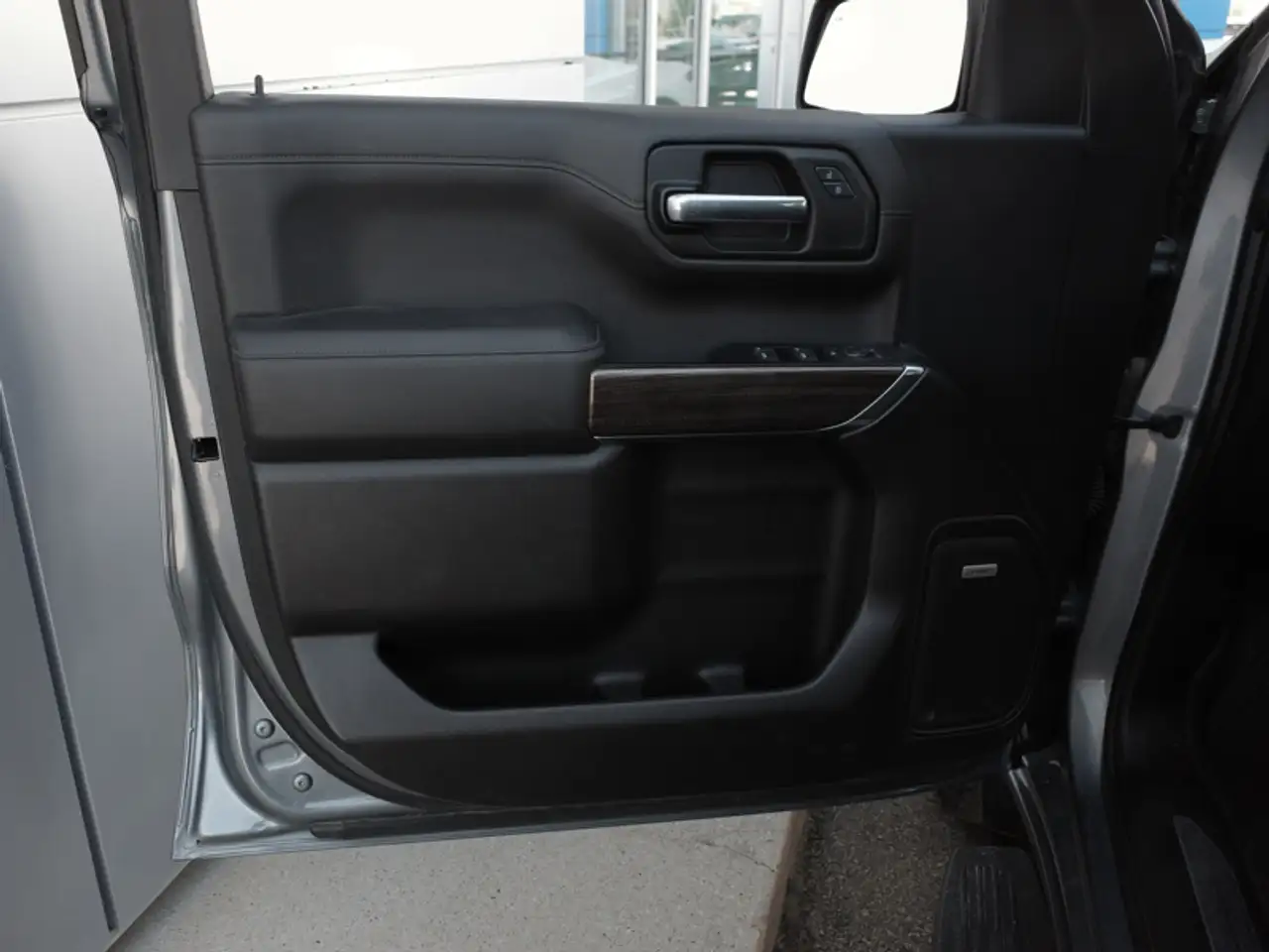 Chevrolet Silverado 1500 photo Chevrolet Silverado 1500