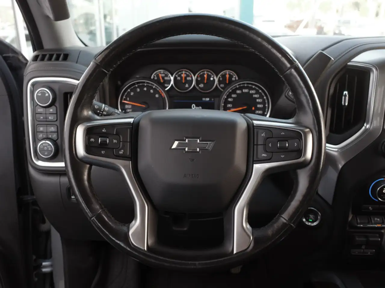 Chevrolet Silverado 1500 photo Chevrolet Silverado 1500