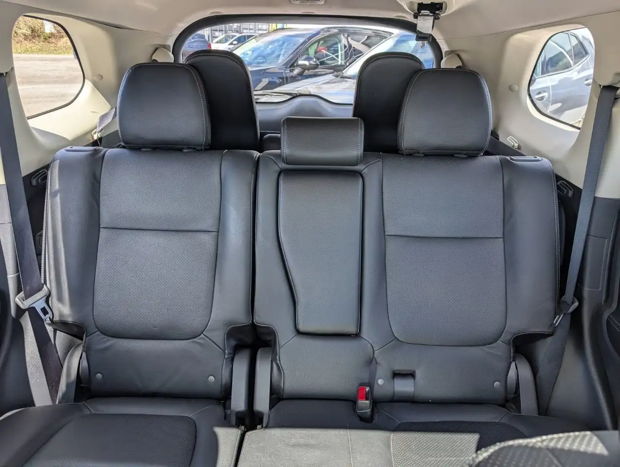 Mitsubishi Outlander снимка Mitsubishi Outlander