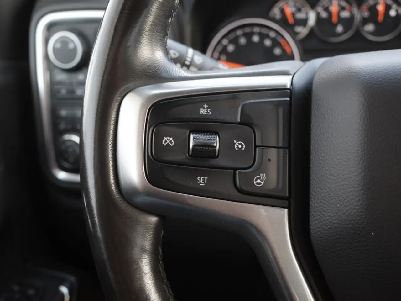 Chevrolet Silverado 1500 photo Chevrolet Silverado 1500