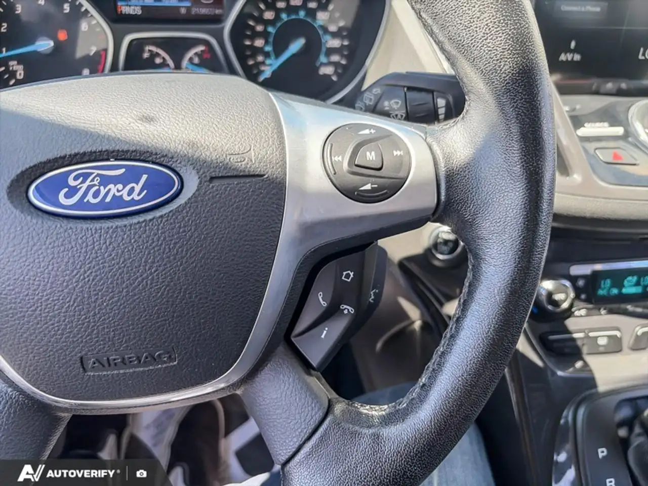 Ford Escape снимка Ford Escape