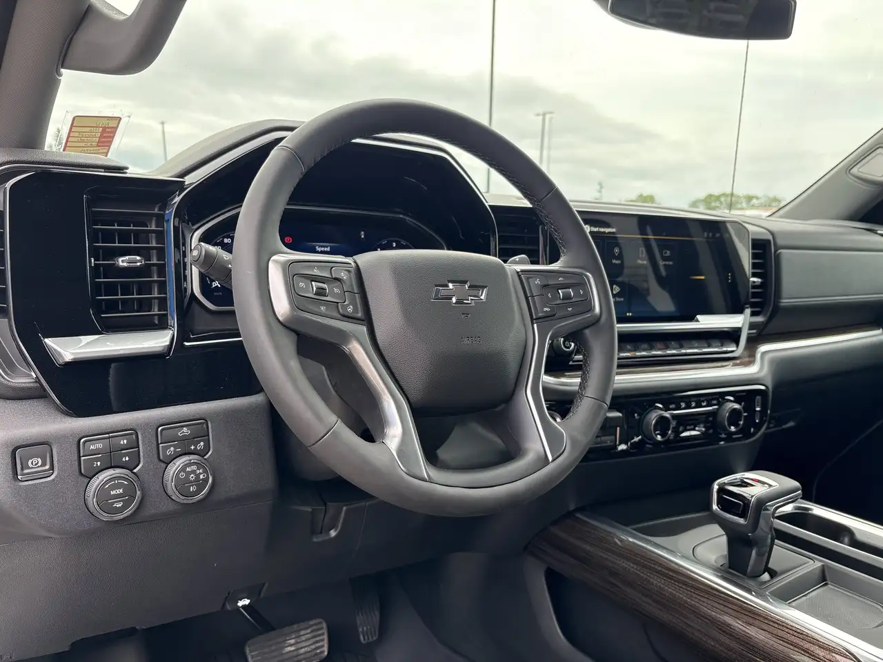 Chevrolet Silverado 1500 photo Chevrolet Silverado 1500