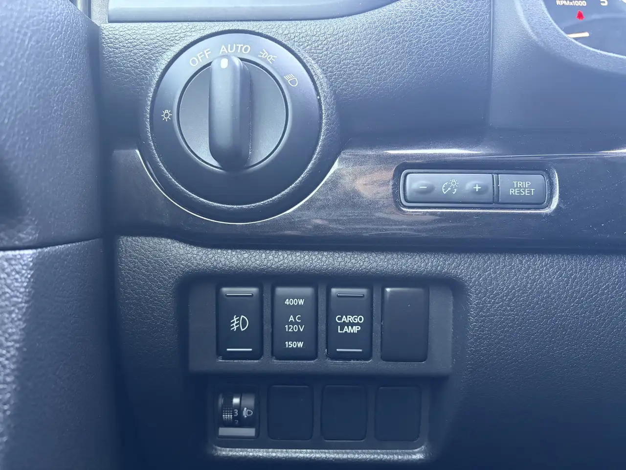 Nissan Titan снимка Nissan Titan